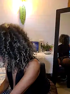 Snapshot of BiiancaEstradaa chatting on 06/04/26, 12:27 BiiancaEstradaa online show from 06/04/26, 12:27