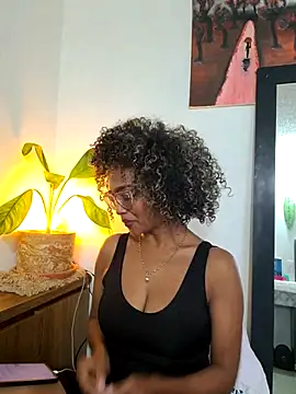 Snapshot of BiiancaEstradaa chatting on 07/11/26, 10:44 BiiancaEstradaa online show from 07/11/26, 10:44