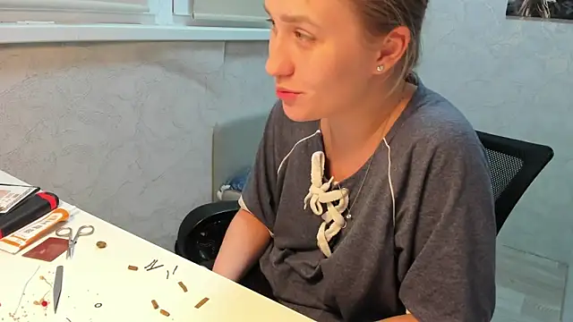 sofamuffin online show from 11/22/25, 01:48