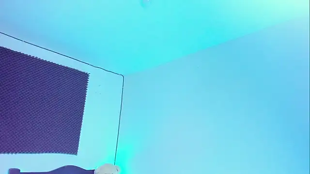 Ellope  online show from 11/12/25, 10:09