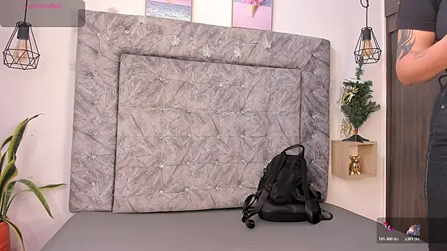 Seraphyne666 online show from 12/17/25, 07:09