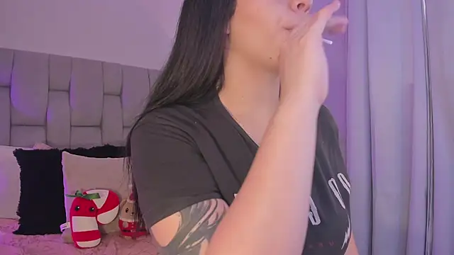 Seraphyne666 online show from 04/15/26, 05:53