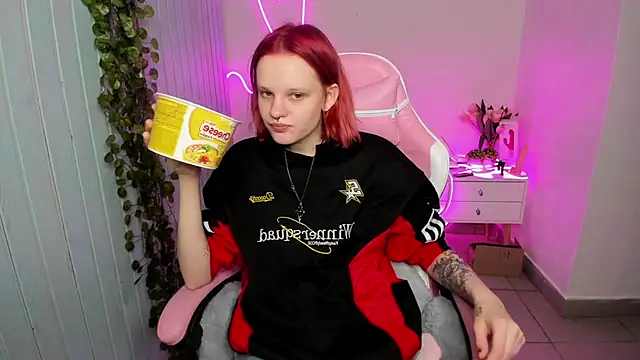 Elieiza xo online show from 10/28/25, 10:30