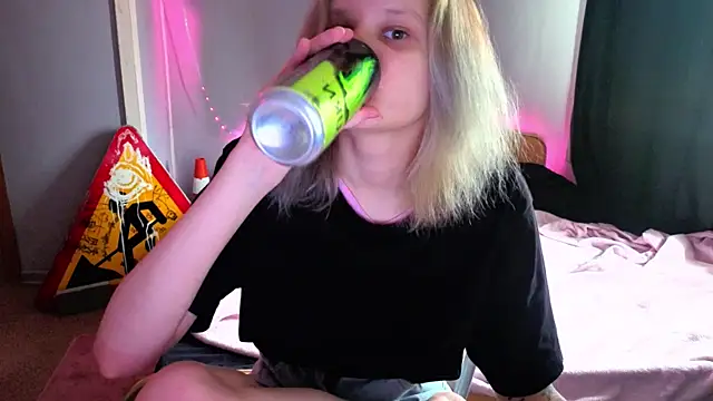 Snapshot of Elieiza_xo chatting on 05/15/26, 09:27 Elieiza xo online show from 05/15/26, 09:27