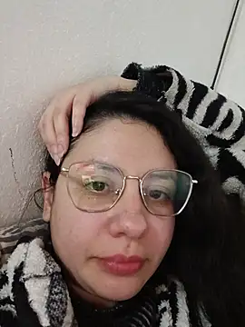 Snapshot of marmary84 chatting on 07/12/26, 04:25 marmary84 online show from 07/12/26, 04:25