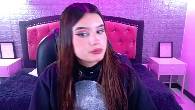 Natalie loffreda online show from 10/16/25, 03:18