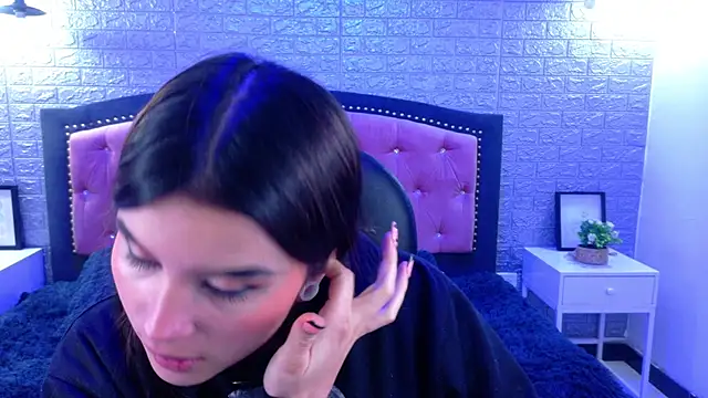 Natalie loffreda online show from 10/21/25, 03:07