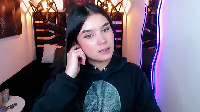 Natalie loffreda online show from 04/15/26, 07:43