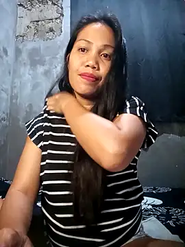 Snapshot of sweet_bunnie chatting on 12/20/25, 06:04 sweet bunnie online show from 12/20/25, 06:04