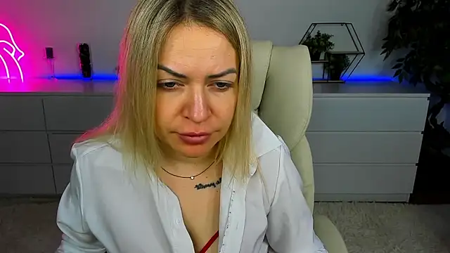 Anna Snows online show from 10/30/25, 06:37