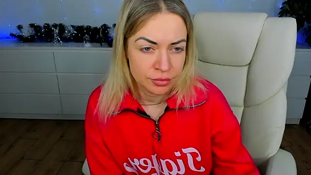 Snapshot of Anna_Snows chatting on 12/22/25, 06:32 Anna Snows online show from 12/22/25, 06:32