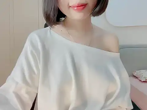 ggLovee online show from 10/17/25, 09:50