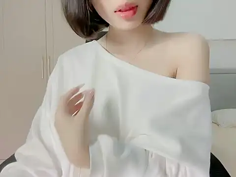 ggLovee online show from 10/29/25, 12:35