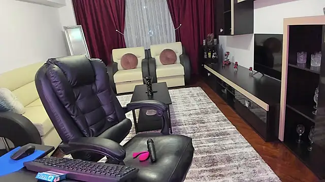 Ella sweety00 online show from 03/07/26, 08:39