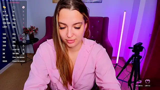 Emma  Ross online show from 07/07/26, 07:23