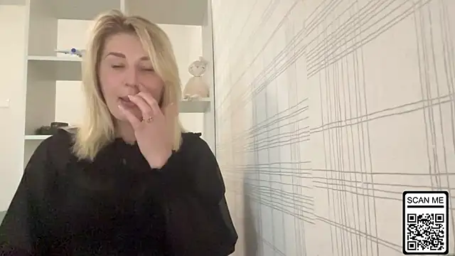 Blondie xoxoxo online show from 11/17/25, 07:58