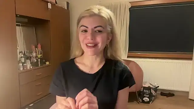 princess17 online show from 12/19/25, 03:13