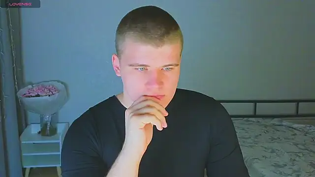 kittenmurr online show from 11/03/25, 09:16