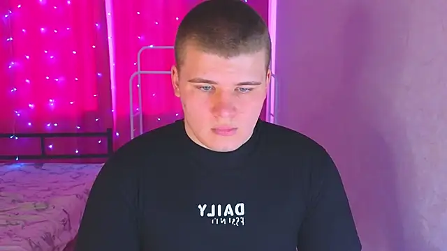 kittenmurr online show from 04/15/26, 09:38