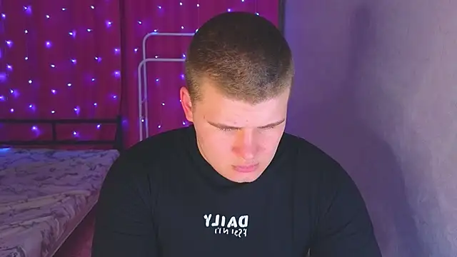 kittenmurr online show from 04/16/26, 08:20