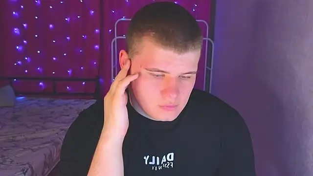 kittenmurr online show from 04/16/26, 09:39