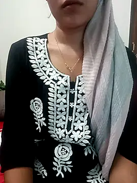 Snapshot of Cutie_Shruti chatting on 09/25/25, 10:08 Cutie Shruti online show from 09/25/25, 10:08