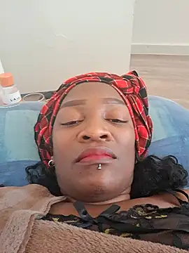 Yummychoklit online show from 09/08/25, 02:49