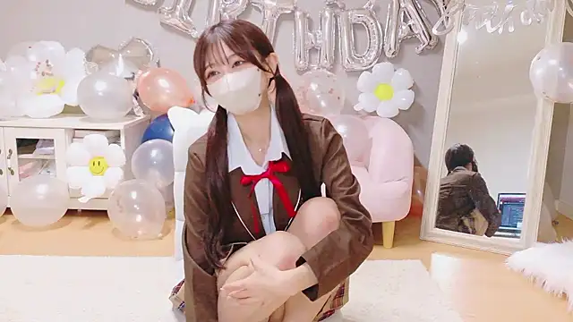 Yuna-ch online show from 10/13/25, 10:37