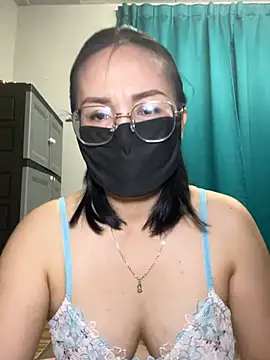 melyiaaa online show from 04/22/26, 02:40