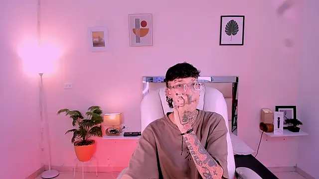 Luci Rose online show from 11/15/25, 01:58