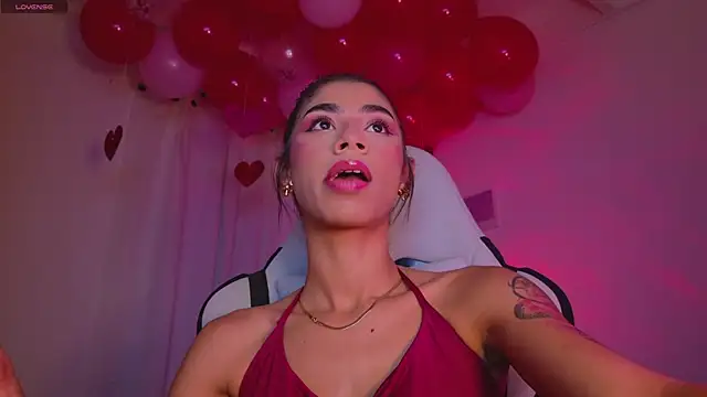 BrunetteAdams001 online show from 02/13/26, 06:42