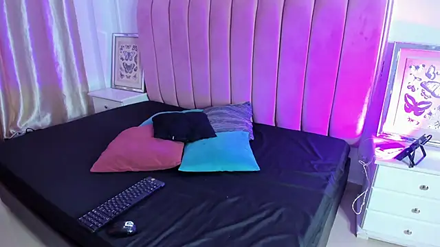 Snapshot of Tessa_Sinclaire chatting on 09/30/25, 08:25 Tessa Sinclaire online show from 09/30/25, 08:25