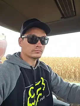 twistafatpipe online show from 10/25/25, 03:07