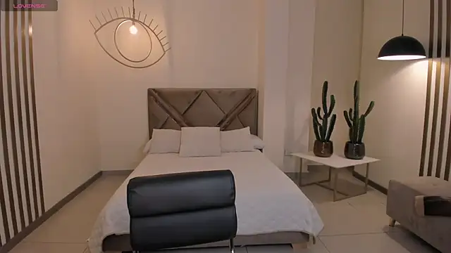 Snapshot of NovaSpencer chatting on 11/21/25, 08:29 NovaSpencer online show from 11/21/25, 08:29