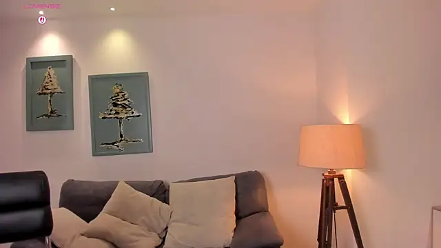 VeronicaBlue online show from 10/30/25, 09:44