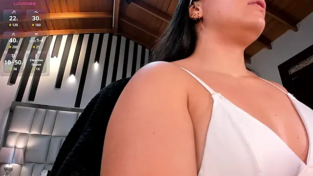 MilaColeman online show from 04/30/26, 03:13