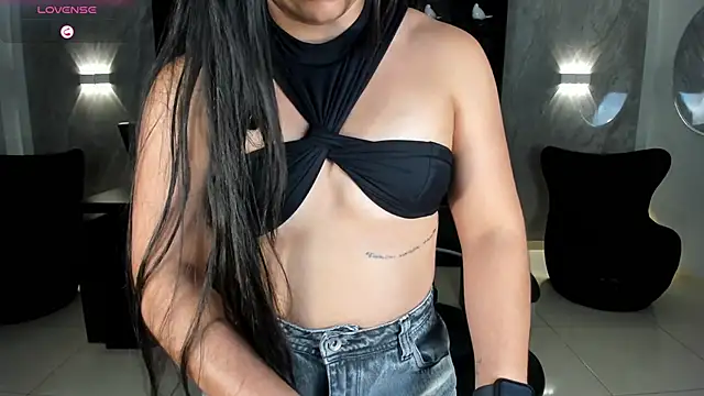 MilaColeman online show from 05/19/26, 05:36