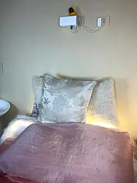 AriaHeavenss online show from 09/10/25, 01:27