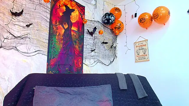 Snapshot of Vero_Temptation chatting on 10/28/25, 03:10 Vero Temptation online show from 10/28/25, 03:10