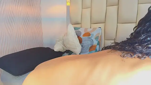 Snapshot of Vero_Temptation chatting on 11/27/25, 12:07 Vero Temptation online show from 11/27/25, 12:07