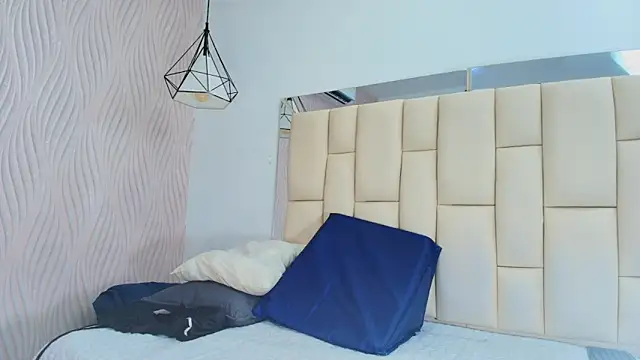 Snapshot of Vero_Temptation chatting on 12/03/25, 12:14 Vero Temptation online show from 12/03/25, 12:14