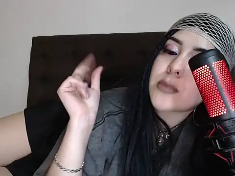 Snapshot of bluegoddessstoned chatting on 09/20/25, 08:26 bluegoddessstoned online show from 09/20/25, 08:26