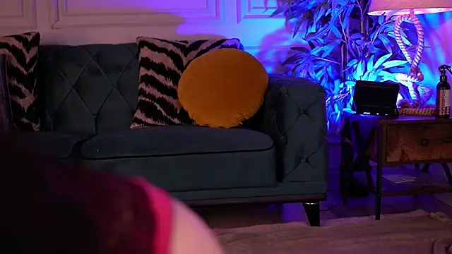 AlenaCapricious online show from 10/30/25, 06:08