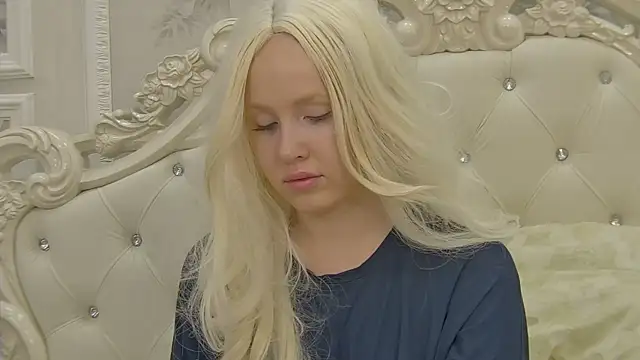 EllieFrosty  online show from 10/06/25, 07:00