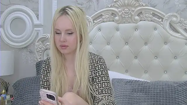 EllieFrosty  online show from 04/06/26, 04:46