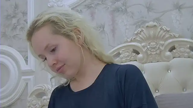 EllieFrosty  online show from 07/11/26, 08:22
