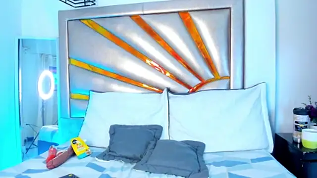 miiaStorm online show from 02/05/26, 03:44