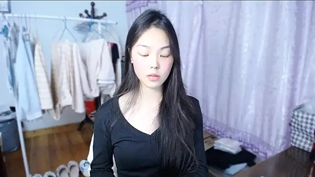 Snapshot of yao-yao_ chatting on 11/22/25, 01:54 yao-yao online show from 11/22/25, 01:54