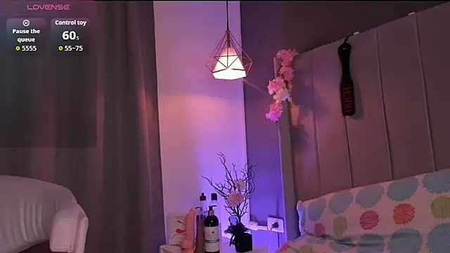 valeria rouse28 online show from 11/12/25, 11:47