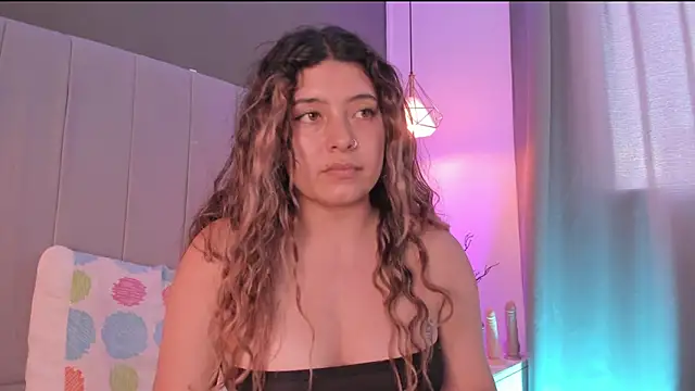 valeria rouse28 online show from 12/13/25, 08:47